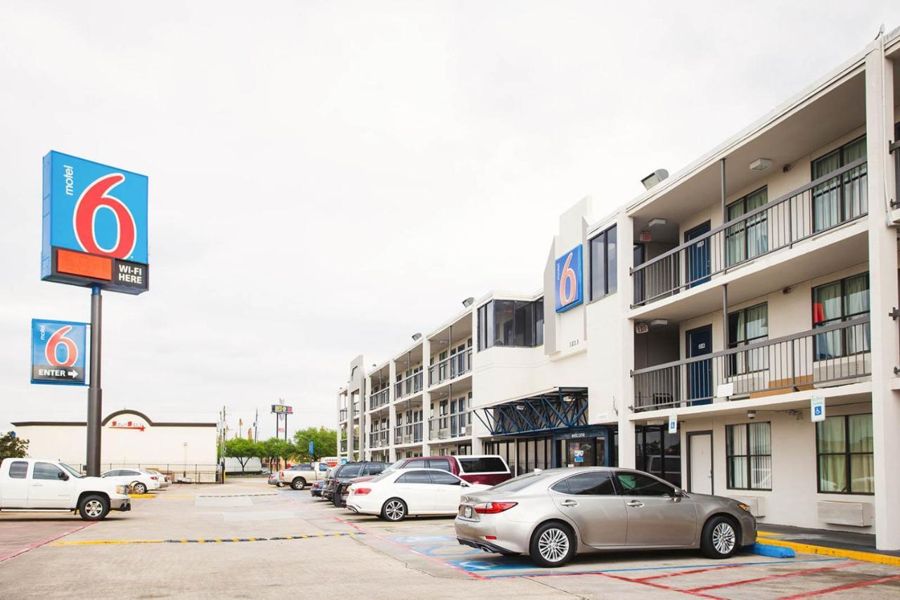 Studio 6 Houston Tx Medical Center Nrg Stadium Exterior photo
